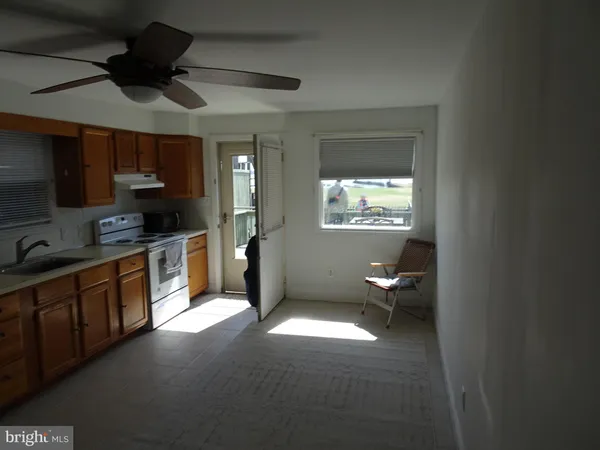 $2,700 | 213 East 2nd Street, New Castle, DE 19720