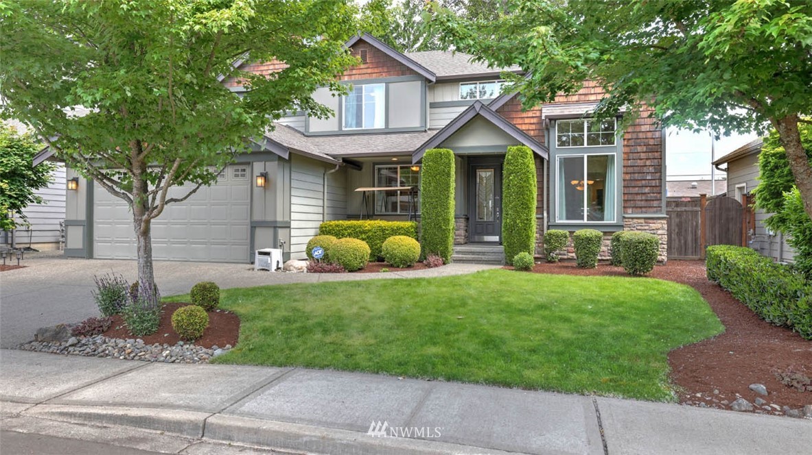 128 Ilwaco Place Southeast Renton, WA 98059 - Photo 2 of 40