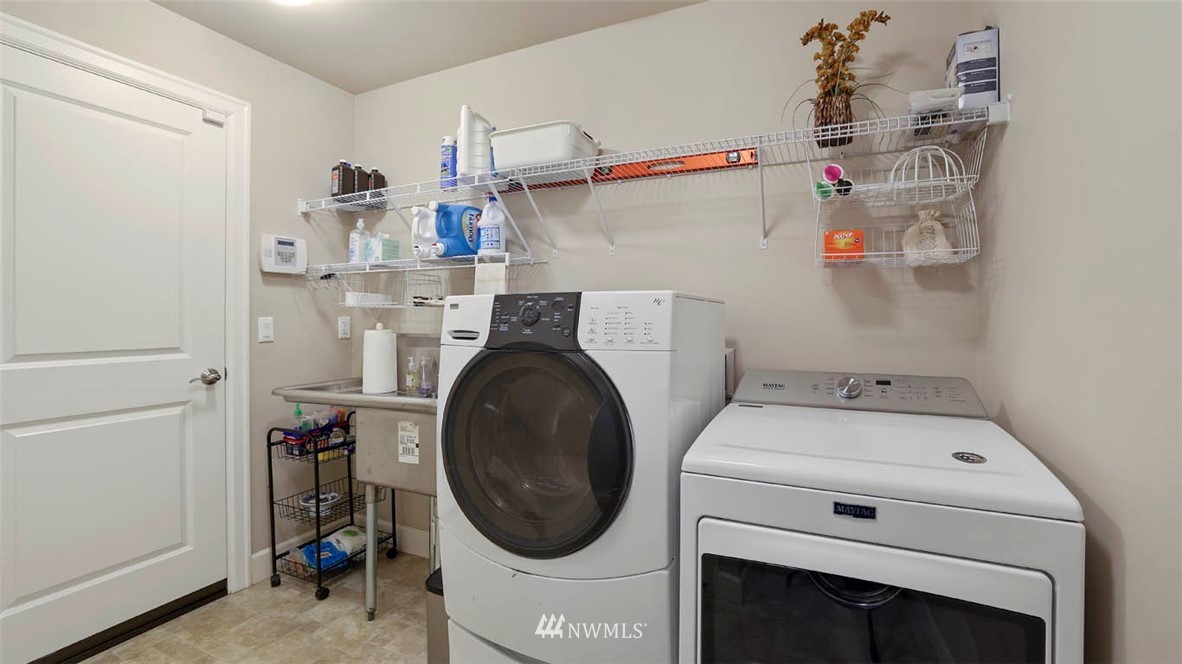 128 Ilwaco Place Southeast Renton, WA 98059 - Photo 12 of 40