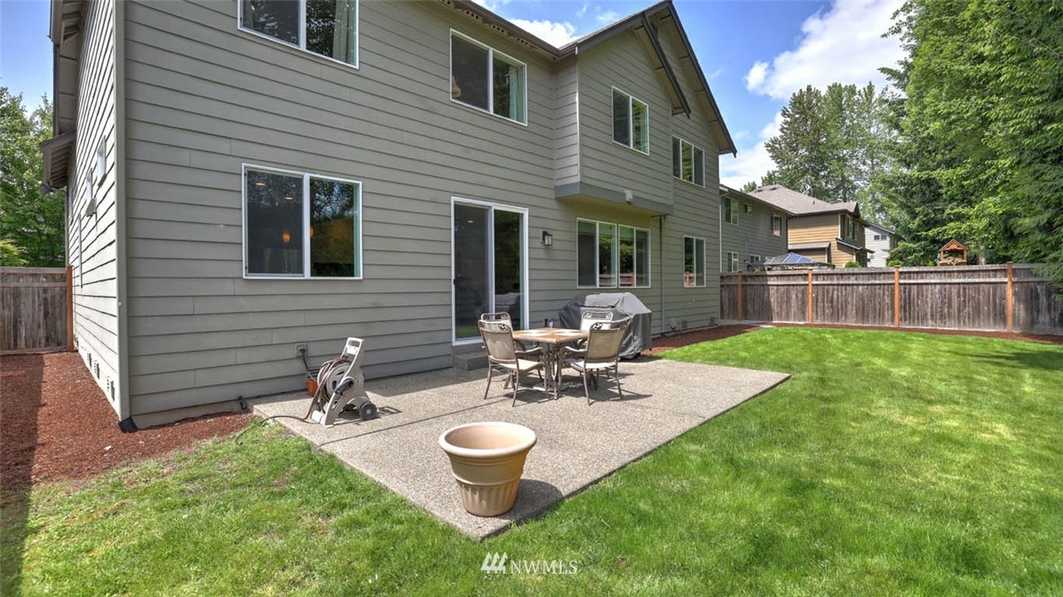 128 Ilwaco Place Southeast Renton, WA 98059 - Photo 27 of 40