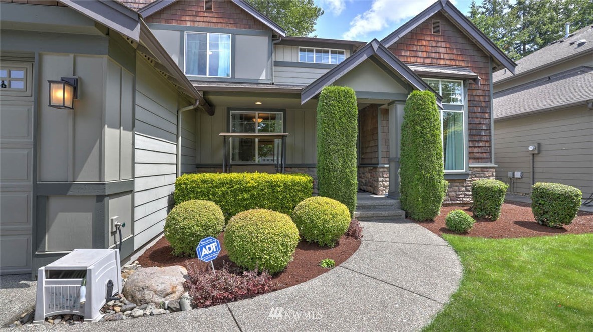 128 Ilwaco Place Southeast Renton, WA 98059 - Photo 4 of 40