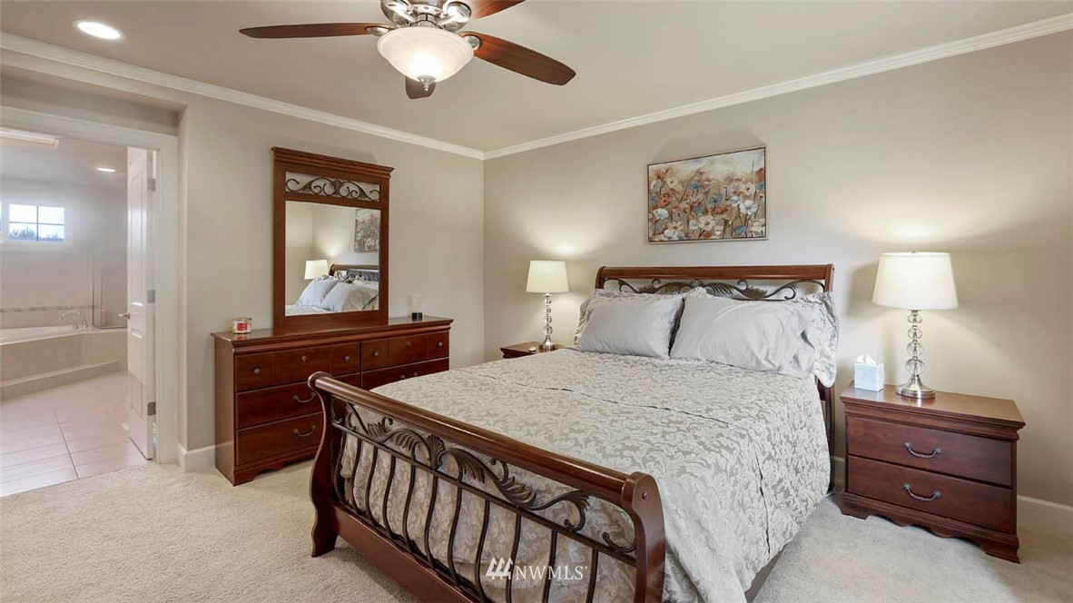 128 Ilwaco Place Southeast Renton, WA 98059 - Photo 33 of 40