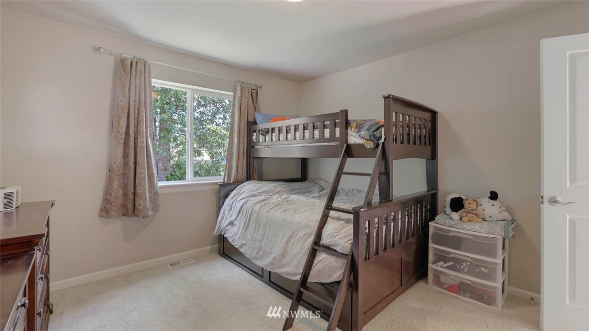 128 Ilwaco Place Southeast Renton, WA 98059 - Photo 37 of 40