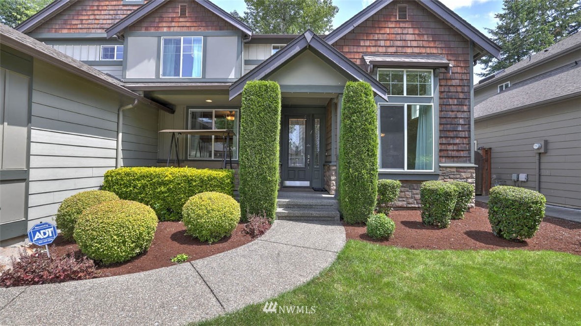 128 Ilwaco Place Southeast Renton, WA 98059 - Photo 6 of 40