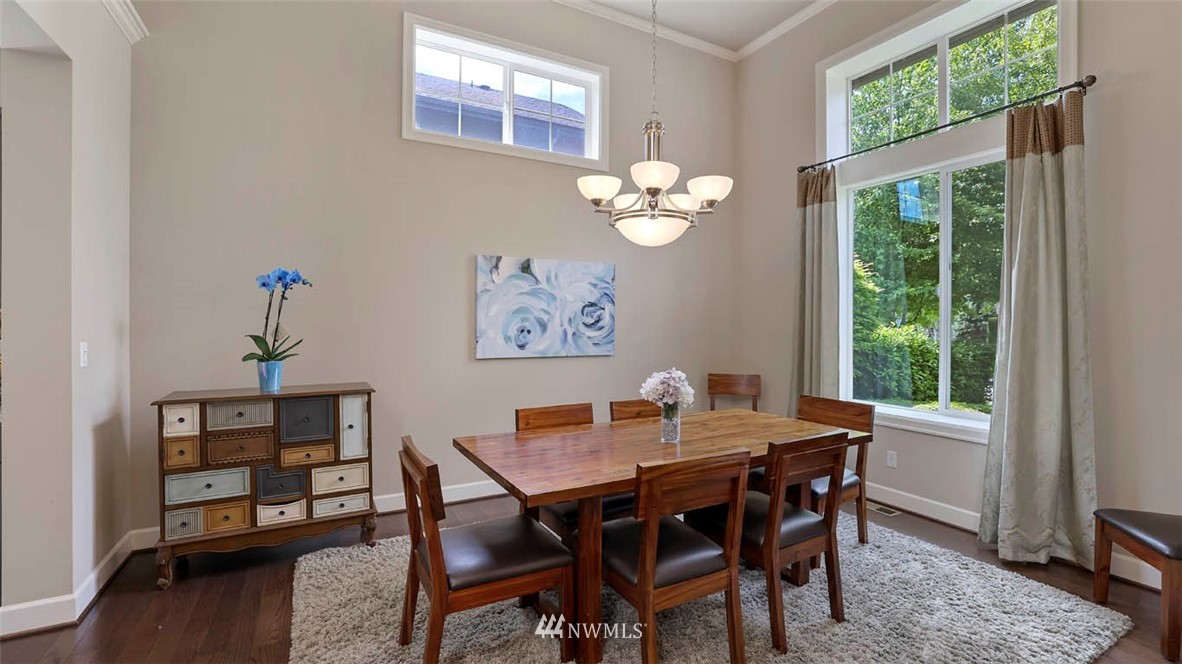 128 Ilwaco Place Southeast Renton, WA 98059 - Photo 8 of 40