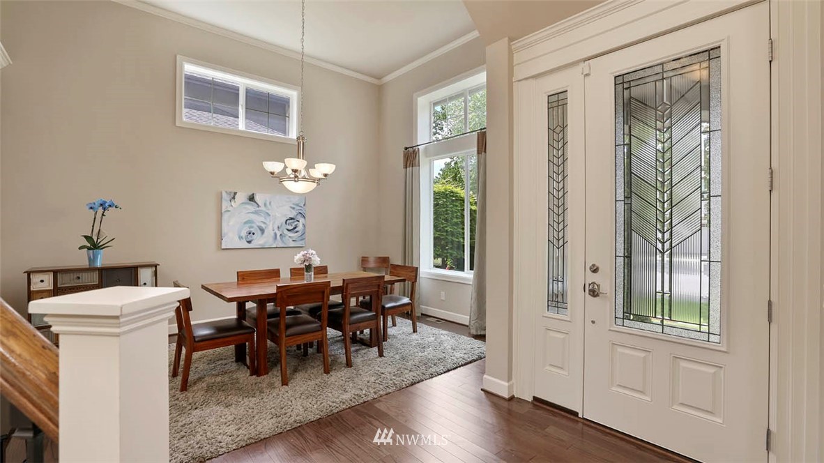 128 Ilwaco Place Southeast Renton, WA 98059 - Photo 9 of 40