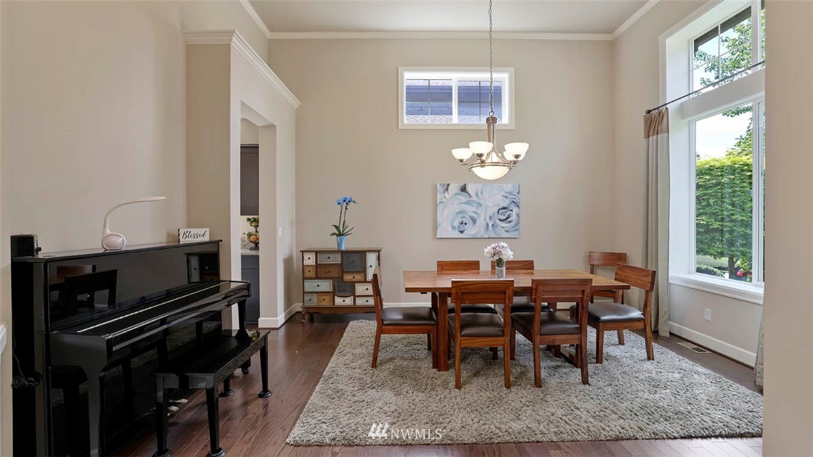 128 Ilwaco Place Southeast Renton, WA 98059 - Photo 10 of 40