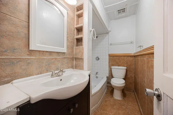 $1,195 | 7513 North 61st Avenue, Glendale, AZ 85301