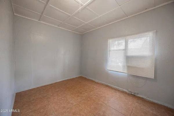 $1,195 | 7513 North 61st Avenue, Glendale, AZ 85301