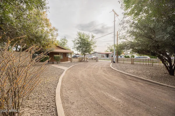 $1,295 | 7513 North 61st Avenue, Glendale, AZ 85301