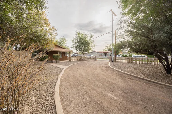 $1,195 | 7513 North 61st Avenue, Glendale, AZ 85301