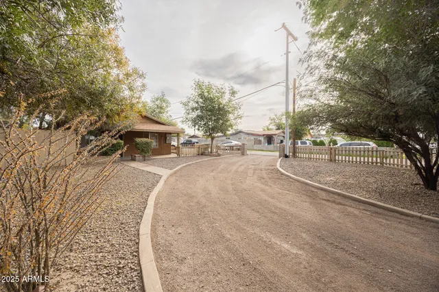 $1,595 | 7513 North 61st Avenue, Glendale, AZ 85301