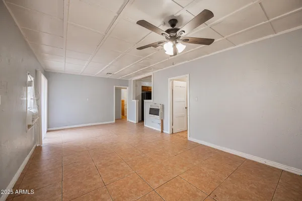 $1,195 | 7513 North 61st Avenue, Glendale, AZ 85301