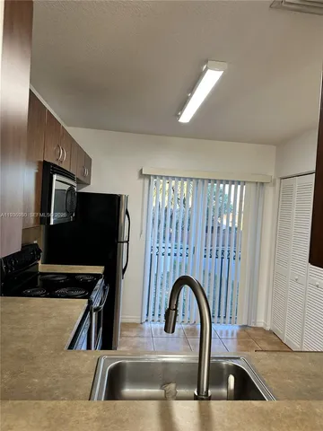 a close view of sink and tap