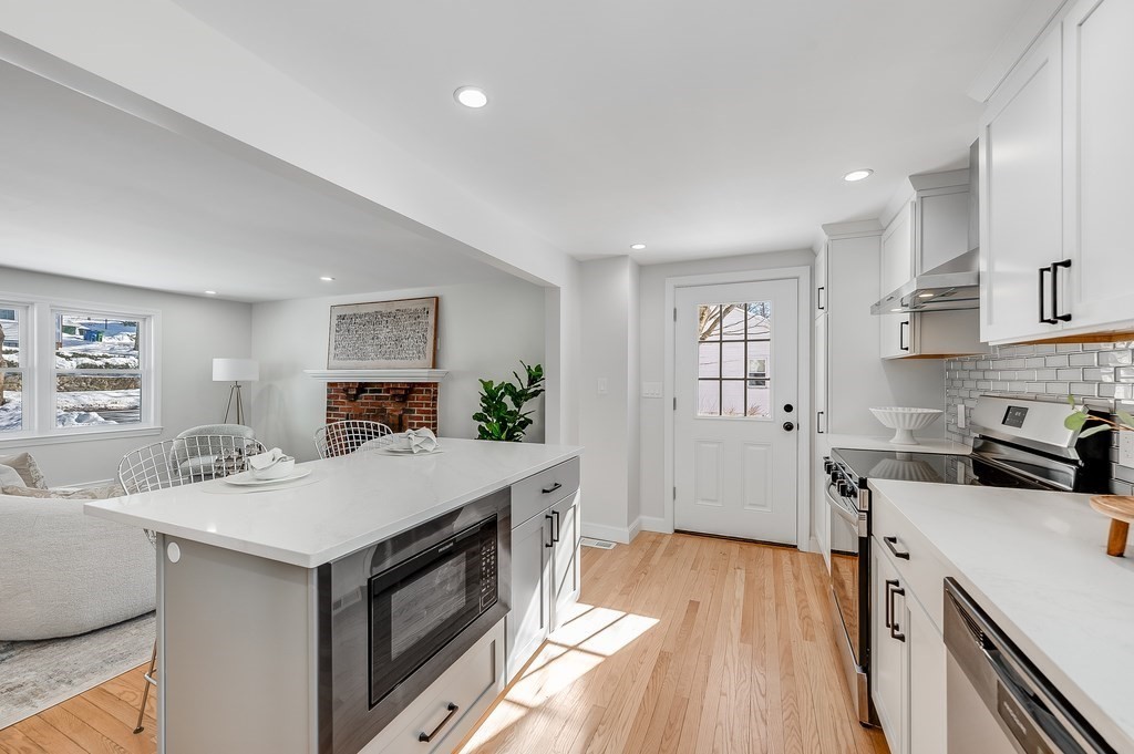 150 Grove Street Reading, MA 01867 - Photo 4 of 39