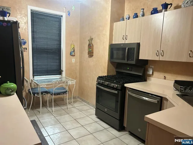 $1,895,000 | 17 48th Street, Weehawken, NJ 07086