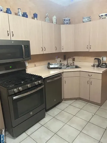 $1,895,000 | 17 48th Street, Weehawken, NJ 07086