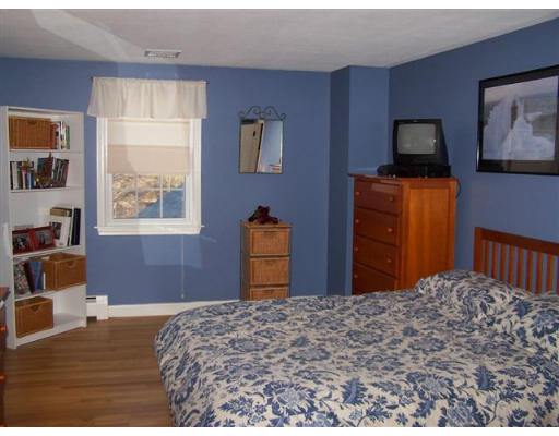 135 Meadowview Road North Andover, MA 01845 - Photo 16 of 18 Gallery Image 16