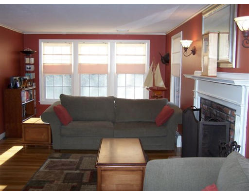 135 Meadowview Road North Andover, MA 01845 - Photo 10 of 18 Gallery Image 10