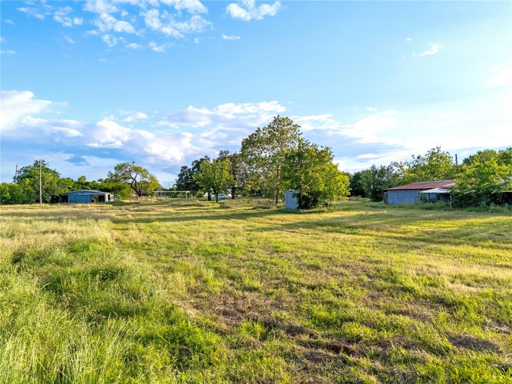 980 North League Ranch Road Waco, TX 76705 - Photo 25 of 39 a view of a fountain is middle in the garden