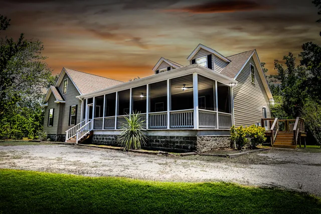 $675,000 | 153 Willow Brook Way, Cordesville, SC 29434