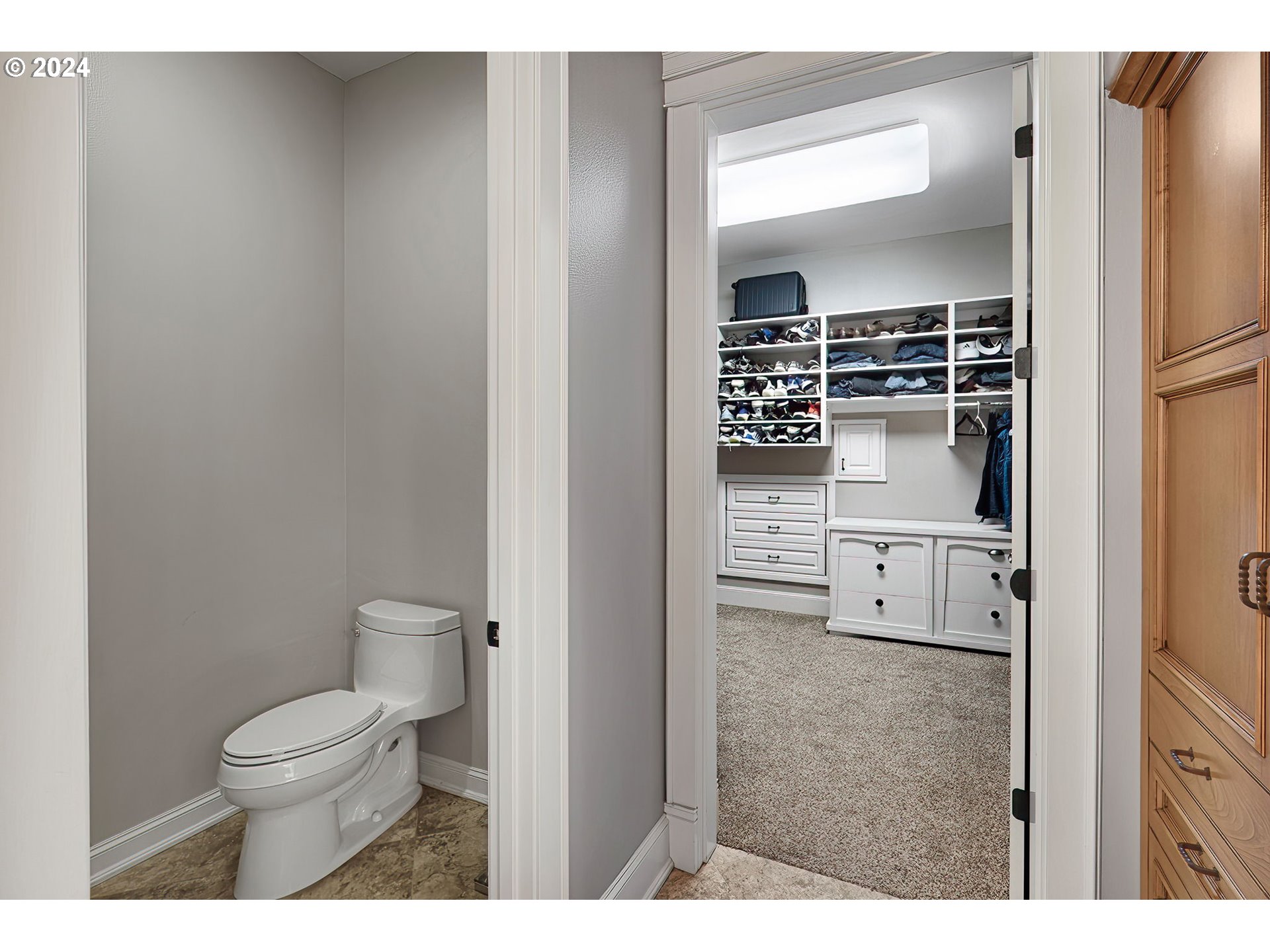 15421 Southeast Rivershore Drive Vancouver, WA 98683 - Photo 24 of 39 a bathroom with a toilet sink and shower