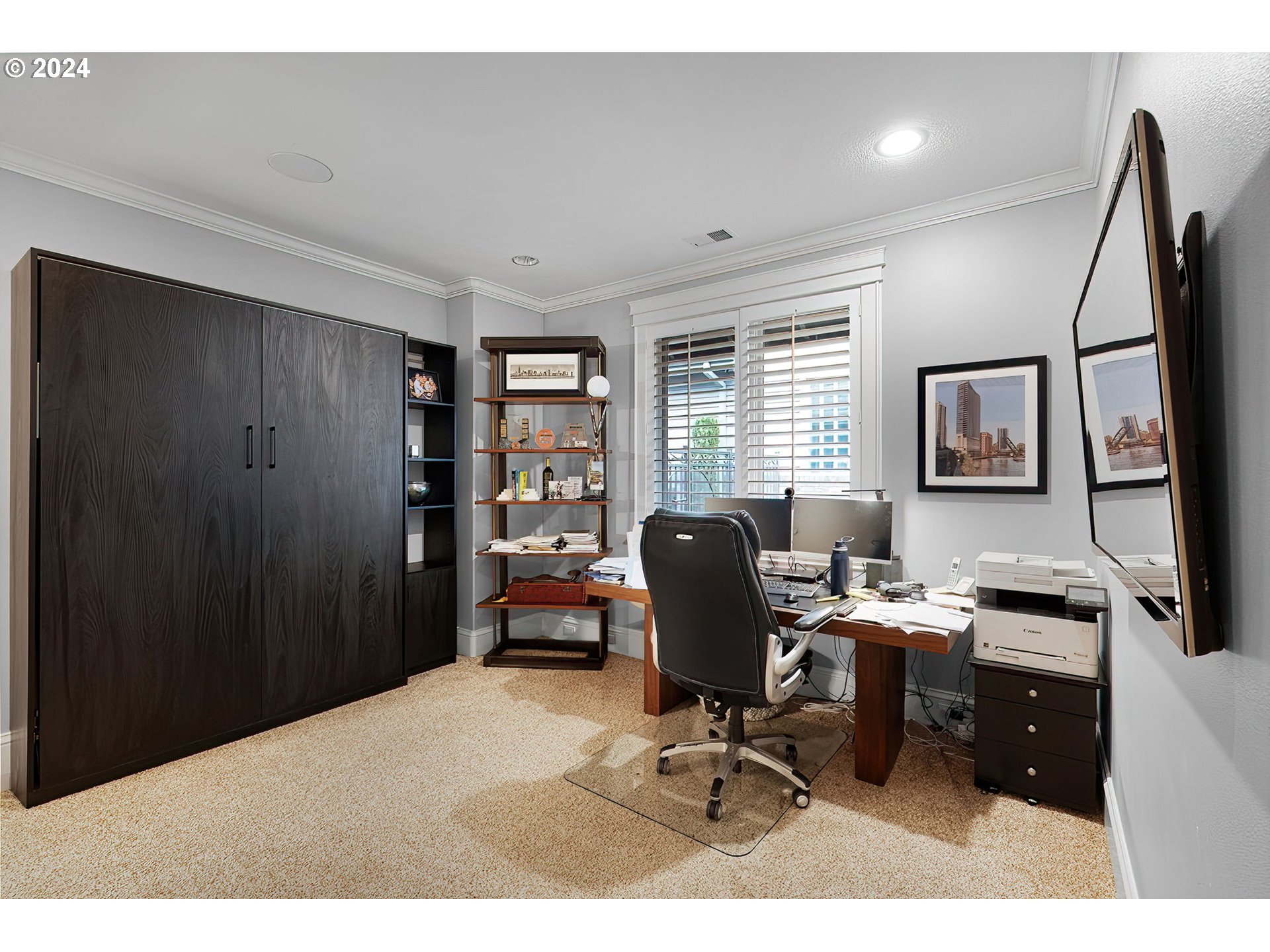 15421 Southeast Rivershore Drive Vancouver, WA 98683 - Photo 27 of 39 a workspace with furniture and window