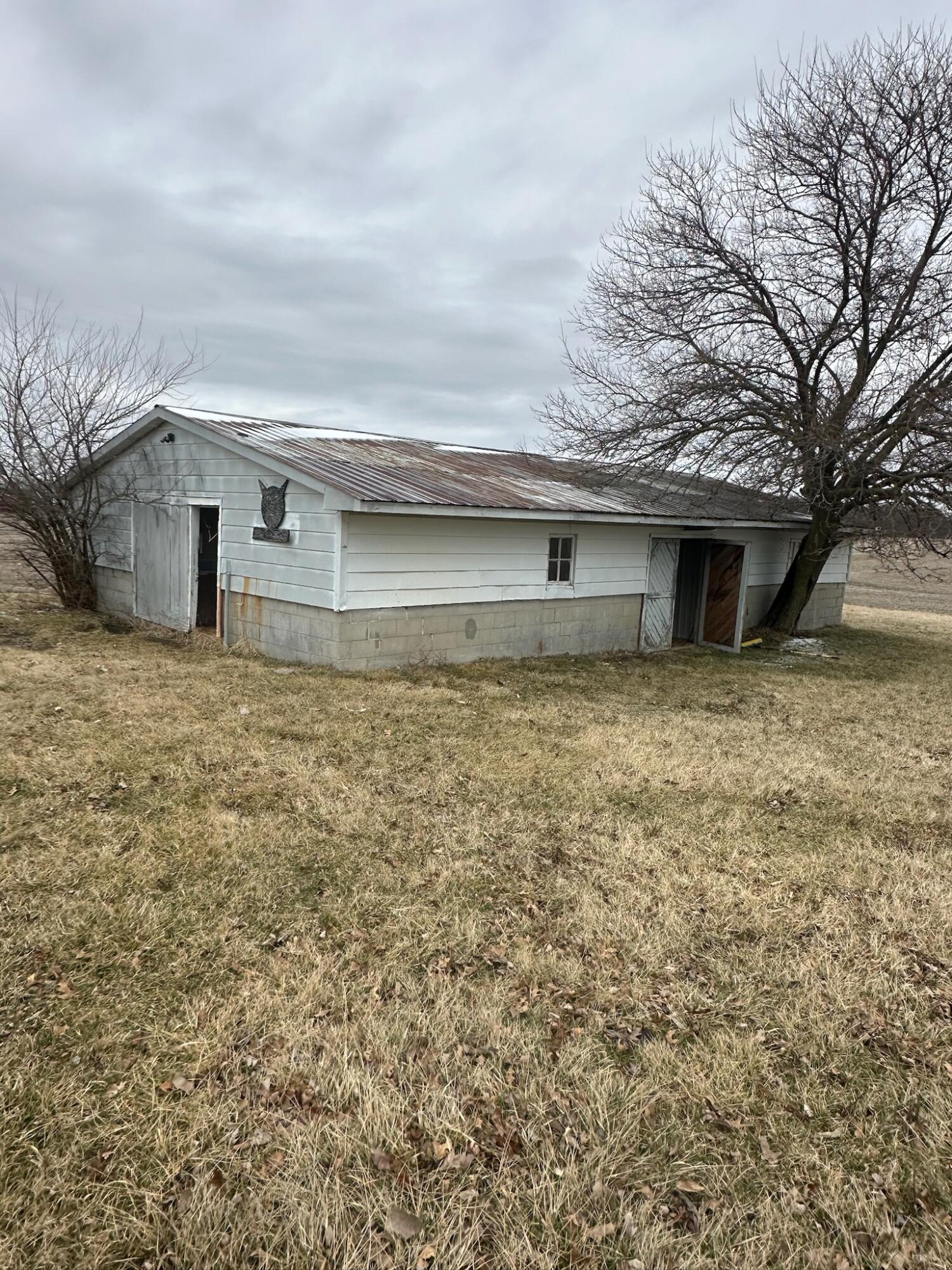 4701 South 1st Redkey, IN 47373 - Photo 21 of 29 a front view of house with yard
