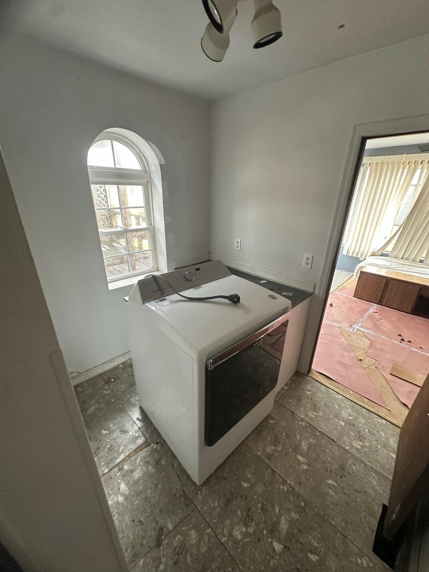 4701 South 1st Redkey, IN 47373 - Photo 7 of 29 a utility room with washer and dryer
