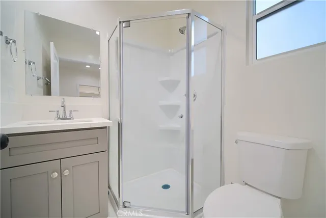 $5,250 | 2011 8th Avenue, Los Angeles, CA 90018