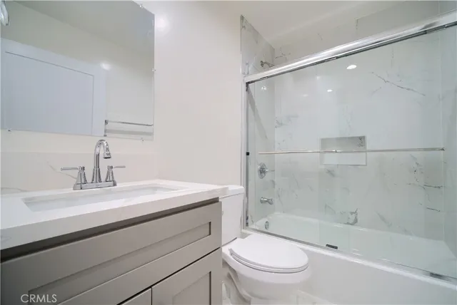 $5,250 | 2011 8th Avenue, Los Angeles, CA 90018