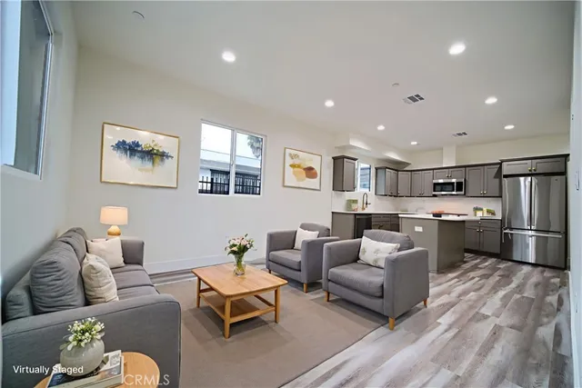 $5,250 | 2011 8th Avenue, Los Angeles, CA 90018