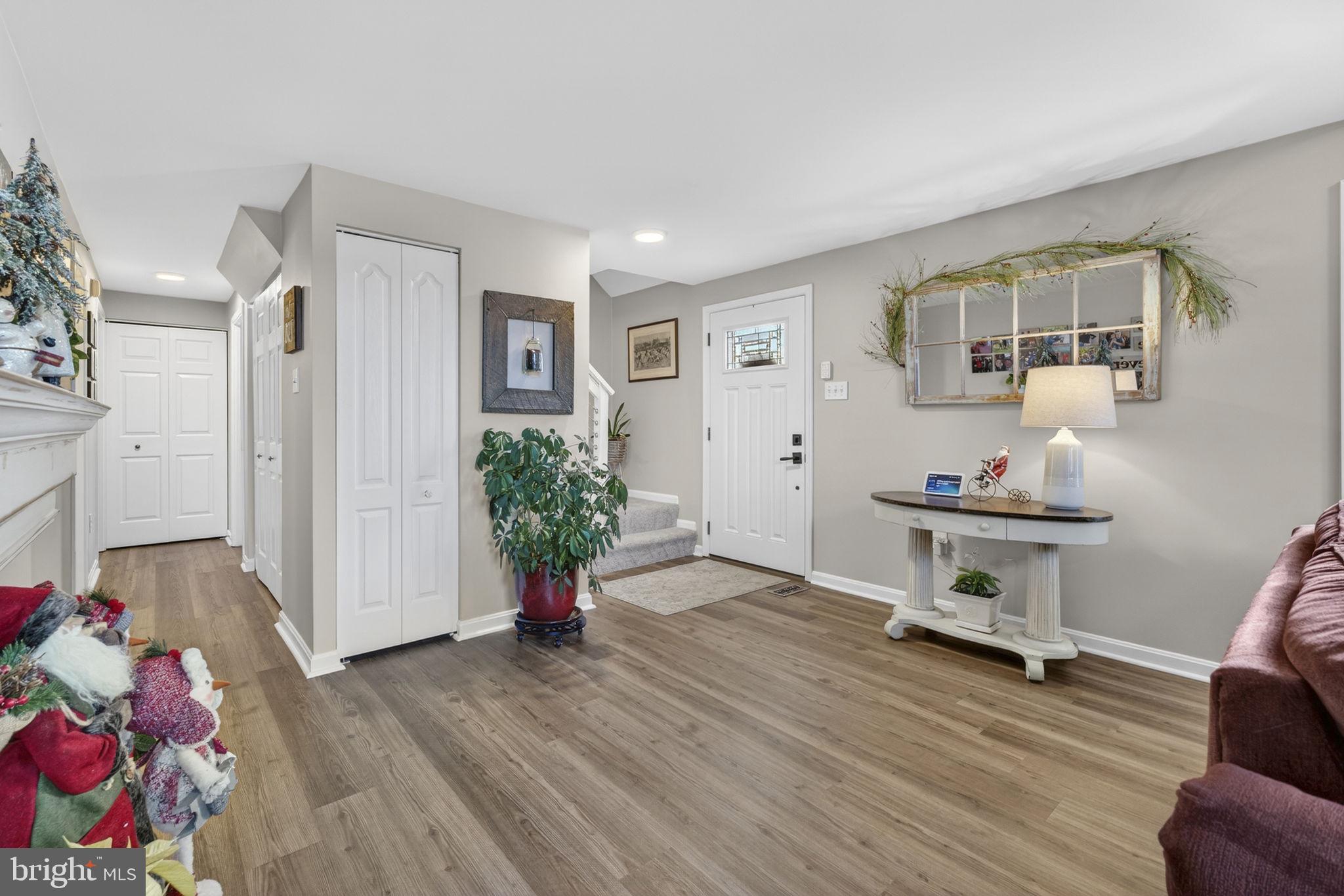 9666 Springs Road Warrenton, VA 20186 - Photo 13 of 77 Foyer