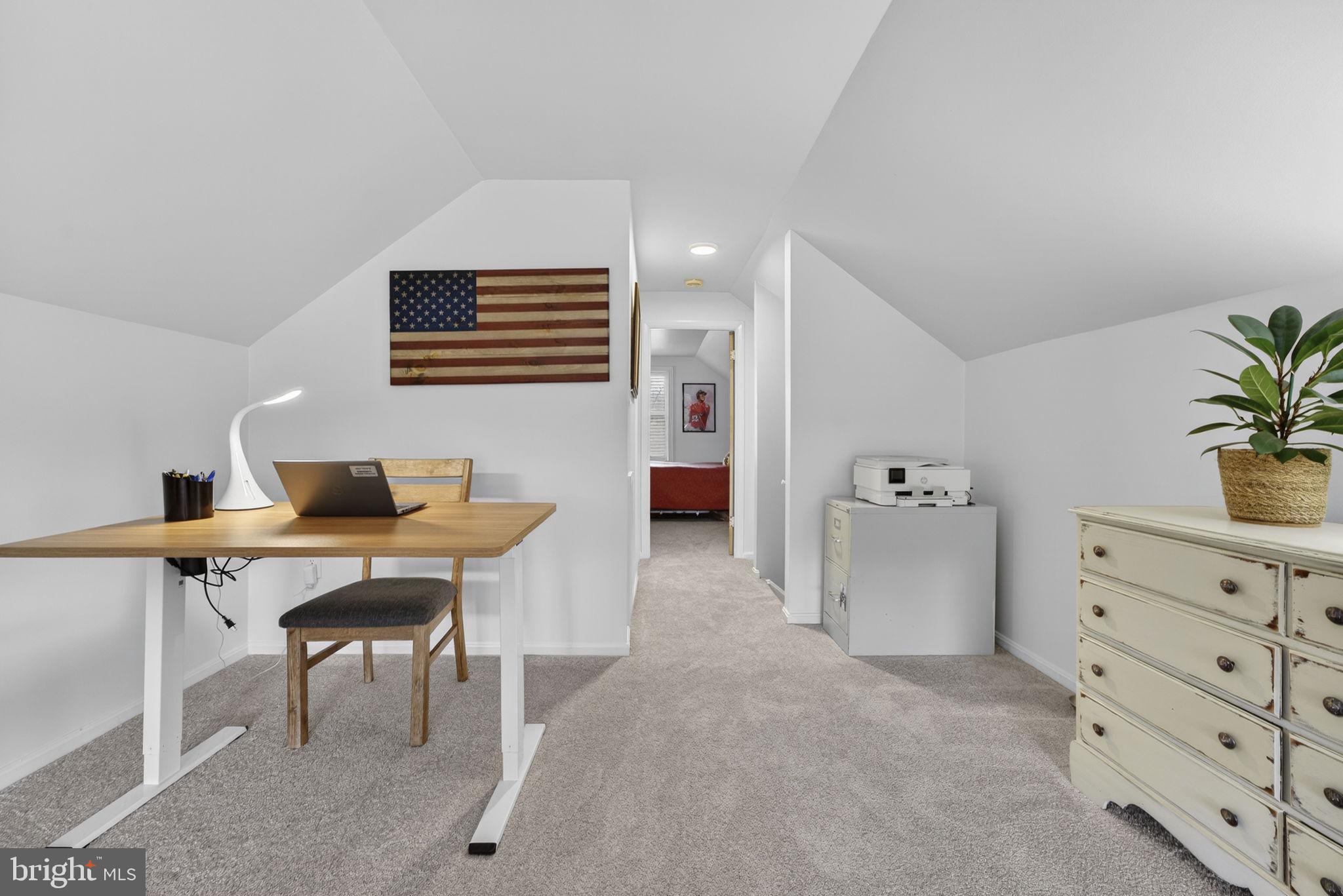 9666 Springs Road Warrenton, VA 20186 - Photo 36 of 77 a workspace with furniture and white walls