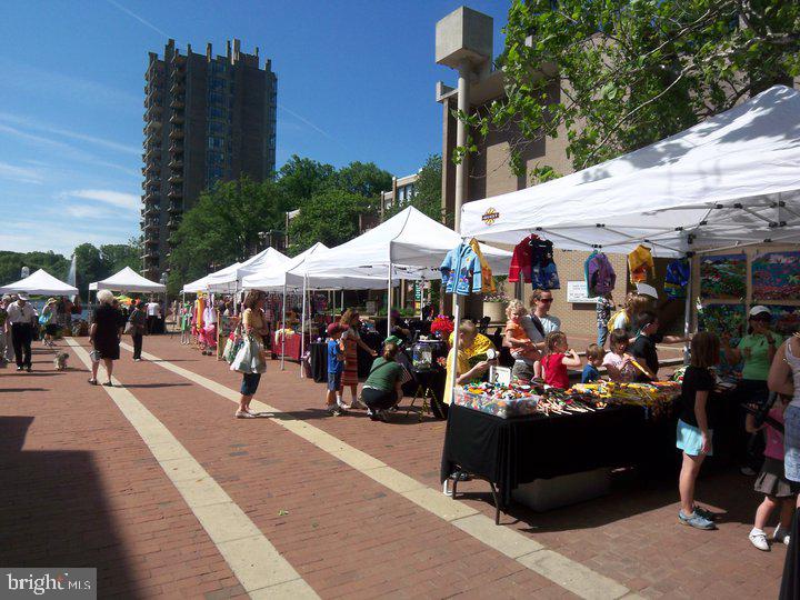 1533 Northgate Square, Unit 11B Reston, VA 20190 - Photo 15 of 20 Walk to the Farmerrs Market every Saturday morning