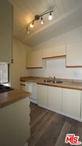 $2,800 | 11133 Rose Avenue, Unit 4, Los Angeles, CA 90034