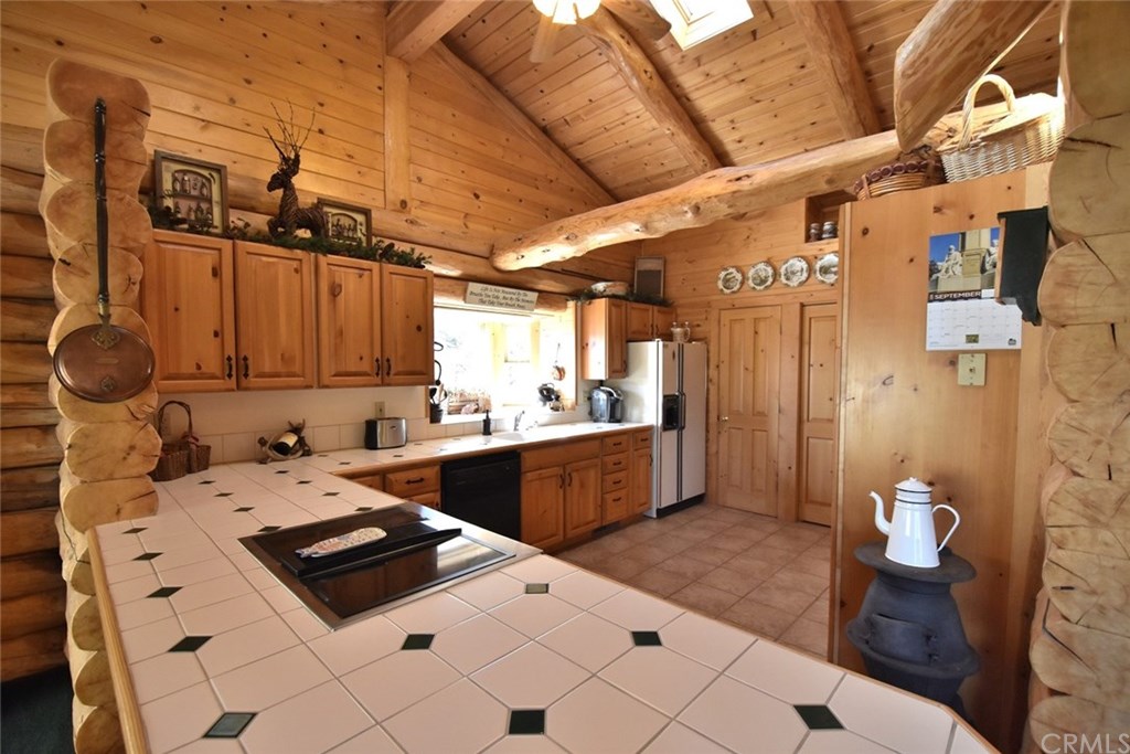 5214 Stag Mountain Road Weed, CA 96094 - Photo 9 of 32