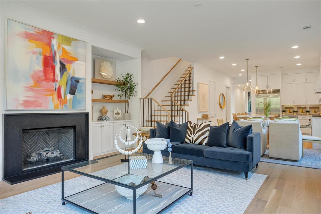 5552 Longview Street Dallas, TX 75206 - Photo 16 of 36 Upon entering the front door, this is what you are treated to!