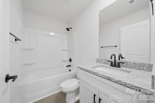 $1,695 | 403 15th Avenue Southwest, Unit B, Hickory, NC 28602