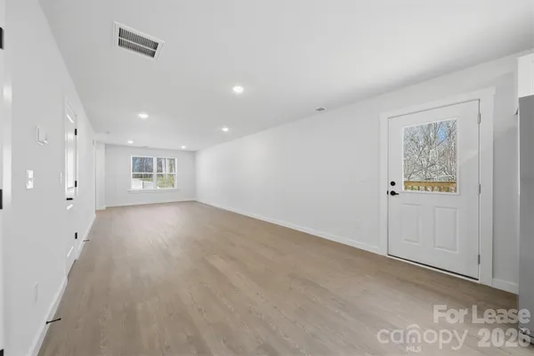 $1,695 | 403 15th Avenue Southwest, Unit B, Hickory, NC 28602