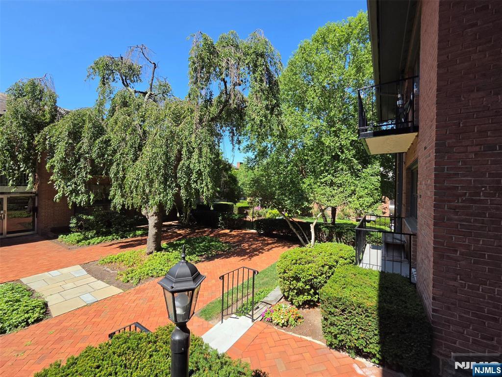 60 Madison Place, Unit A10 Ridgewood, NJ 07450 - Photo 2 of 34