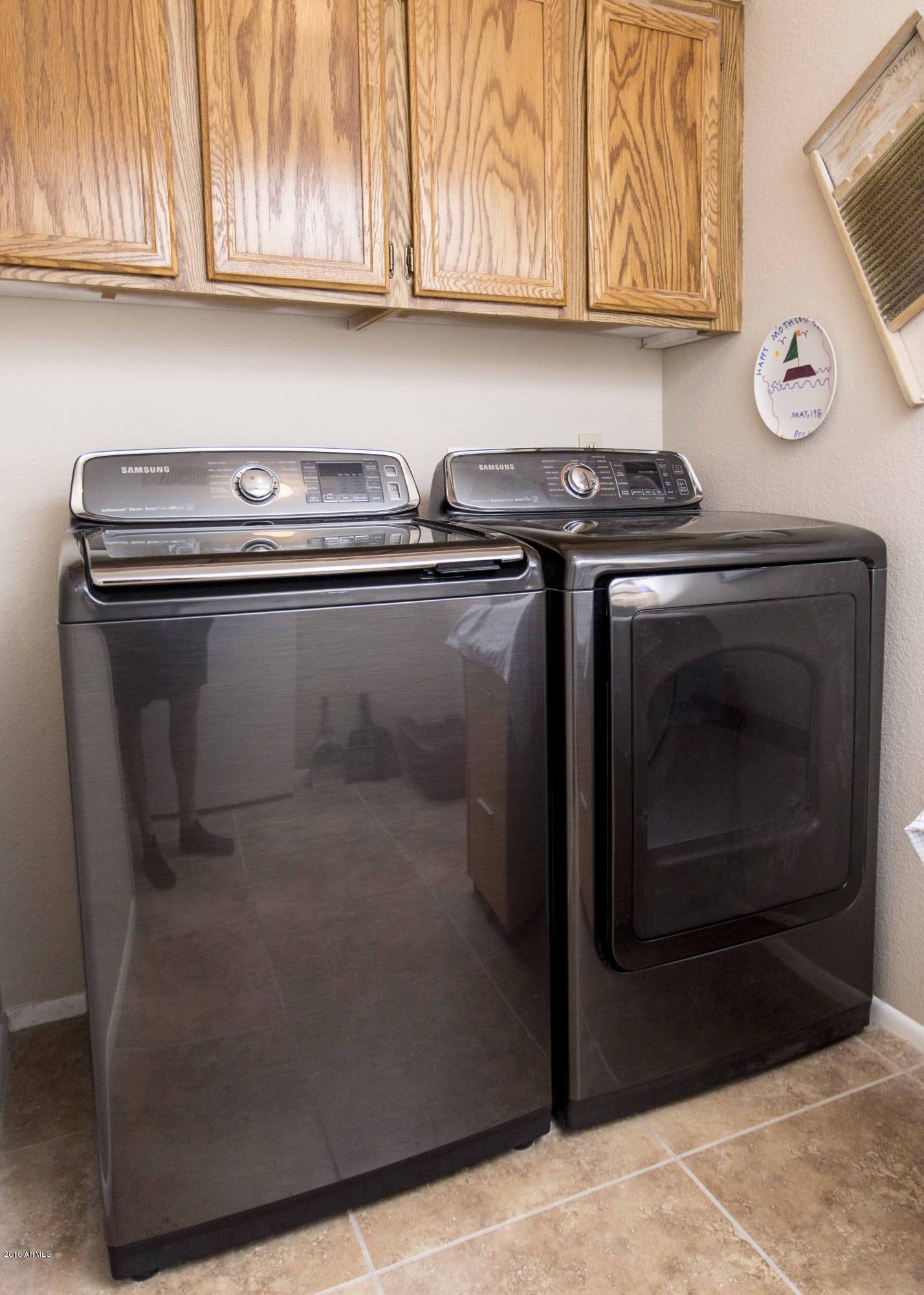 2537 East Wagoner Road Phoenix, AZ 85032 - Photo 26 of 36 Large 5'x8' Laundry Room