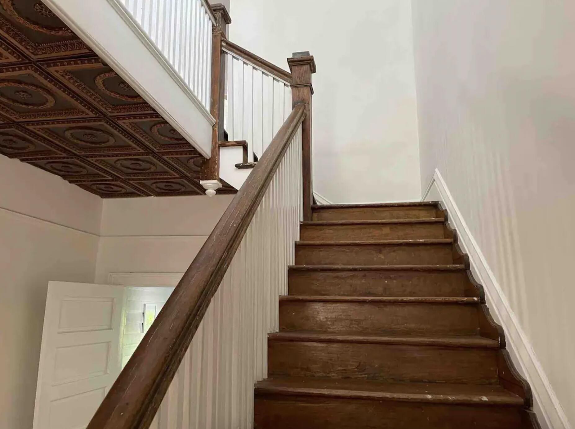 927 Holden Street Augusta, GA 30904 - Photo 20 of 44 20. Foyer_Upstairs_1