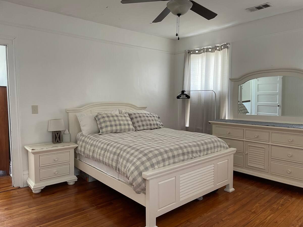 927 Holden Street Augusta, GA 30904 - Photo 26 of 44 Owners Bedroom
