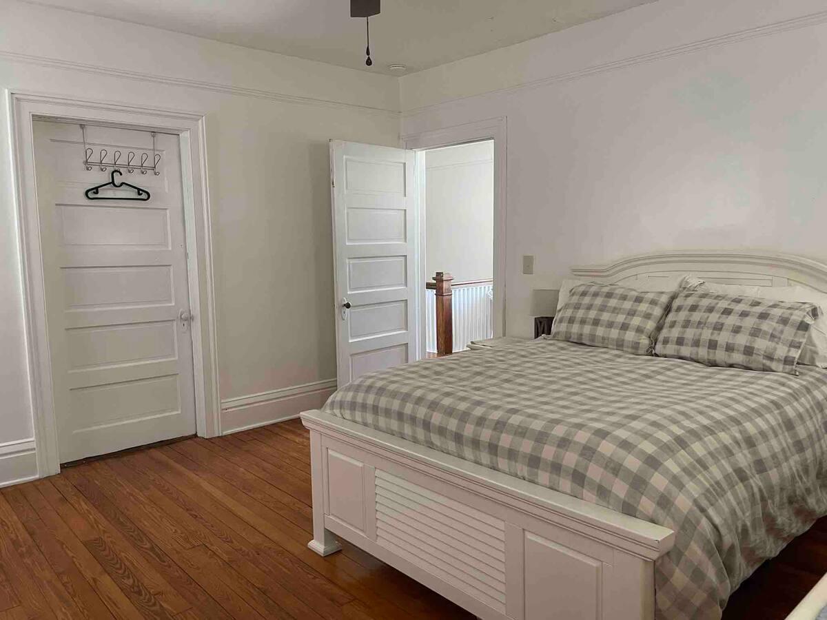 927 Holden Street Augusta, GA 30904 - Photo 27 of 44 Owners Bedroom
