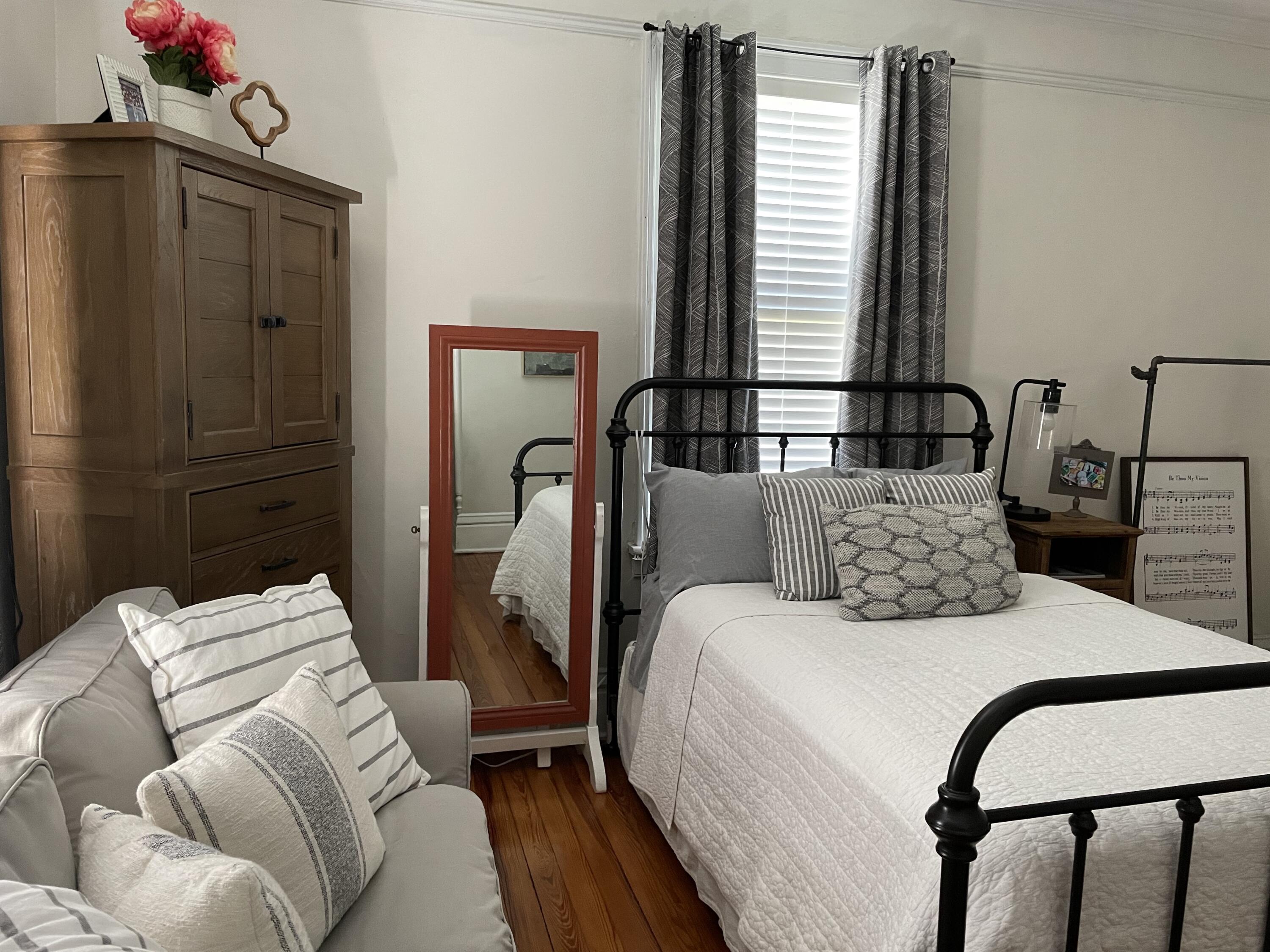 927 Holden Street Augusta, GA 30904 - Photo 35 of 44 39. Guestroom_3