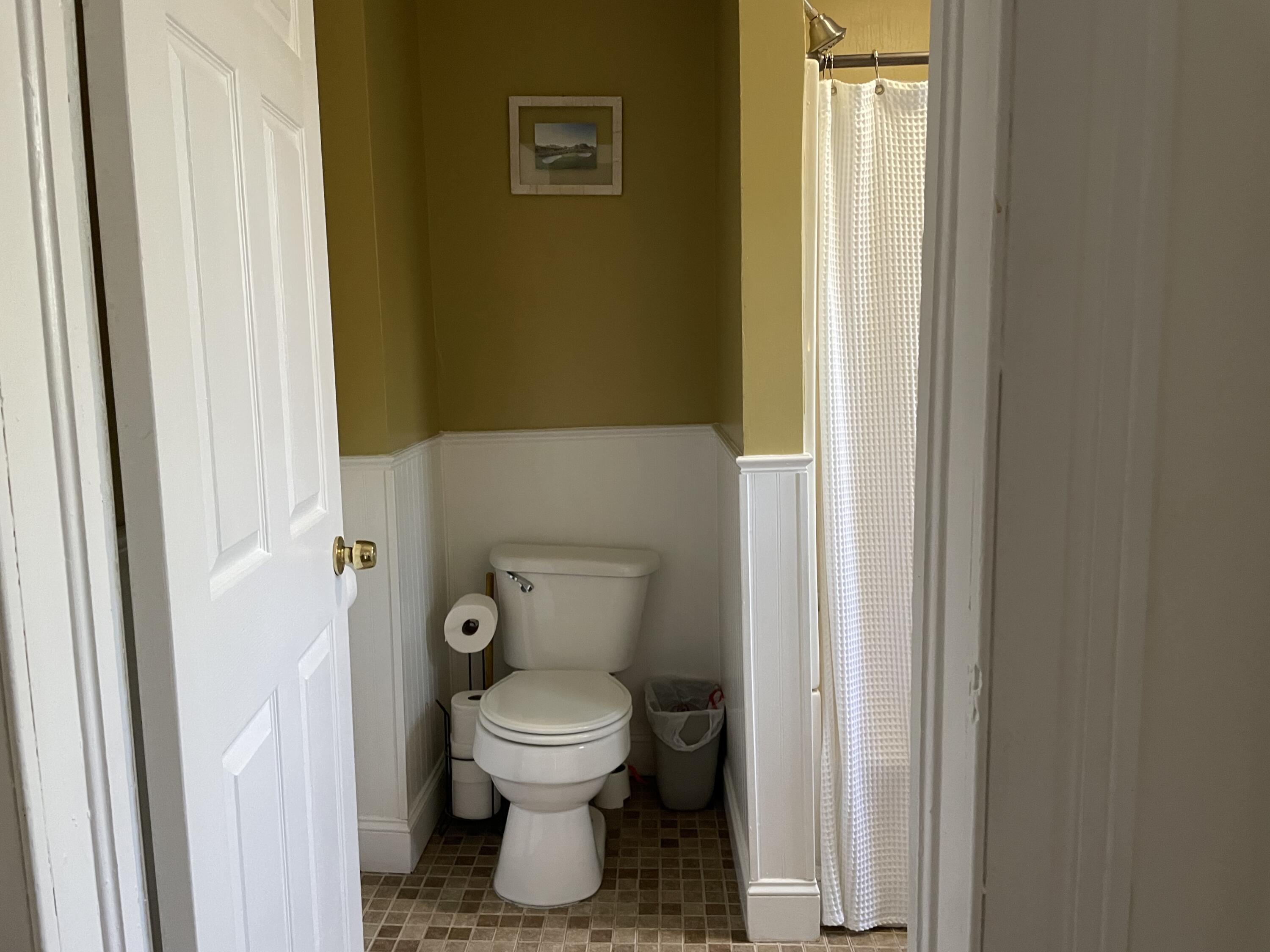 927 Holden Street Augusta, GA 30904 - Photo 37 of 44 40. Upstairs_Bathroom_1