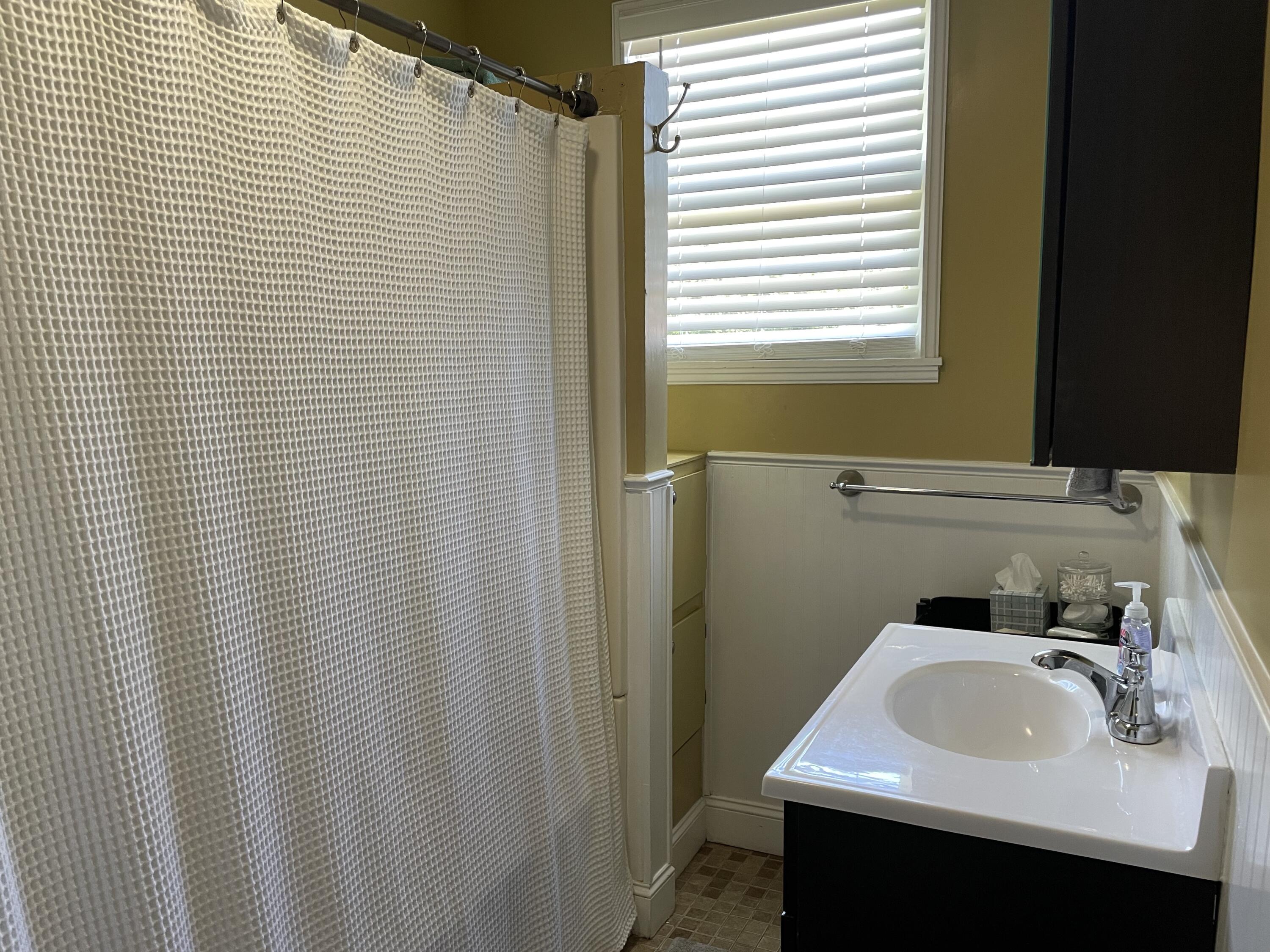 927 Holden Street Augusta, GA 30904 - Photo 38 of 44 42. Upstairs_Bathroom_2