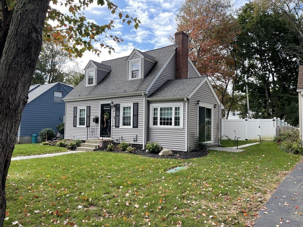 22 Westbrook Road Worcester, MA 01602 - Photo 3 of 39 a front view of a house with garden and porch