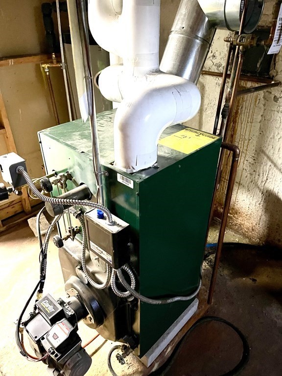 22 Westbrook Road Worcester, MA 01602 - Photo 39 of 39 a room with musical instruments